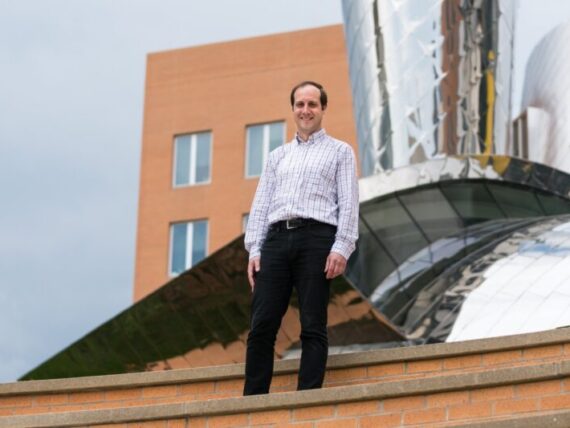 Antonio Torralba, three MIT alumni named 2025 ACM fellows