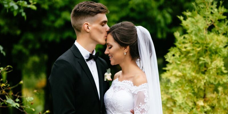 Cognitive flexibility mediates the link between romance and marriage views