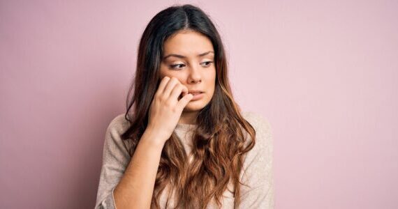 Psychology study shows how a “fixed mindset” helps socially anxious people